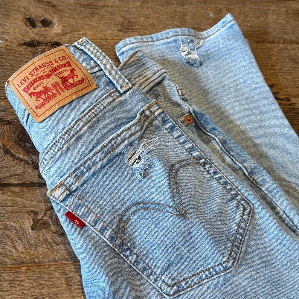 Levi's Jean Wedgie Straight